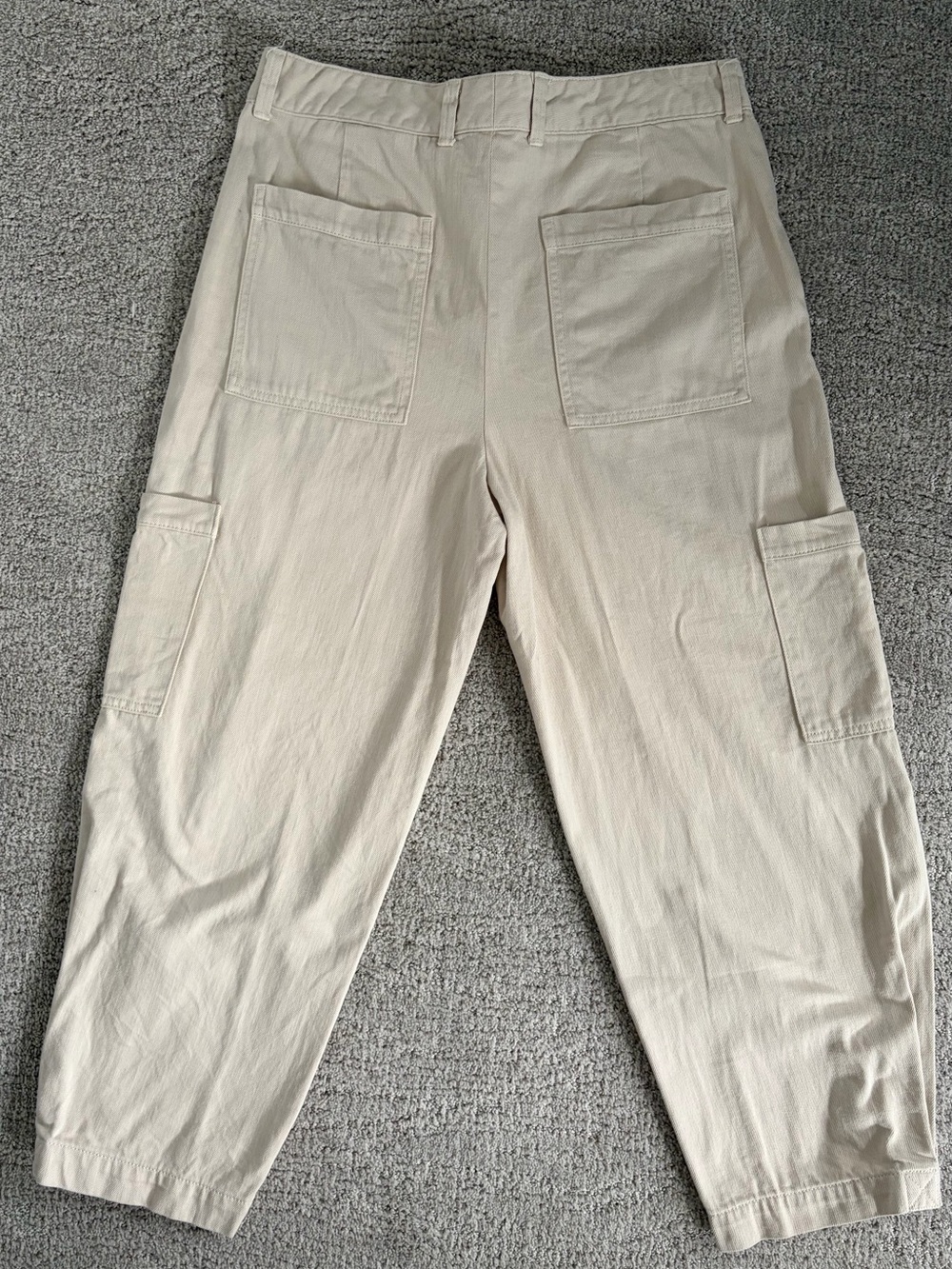 Banana Republic Cream Barrel Cargo Pants - Utility Style- Women’s size 10 - Picture 3 of 7